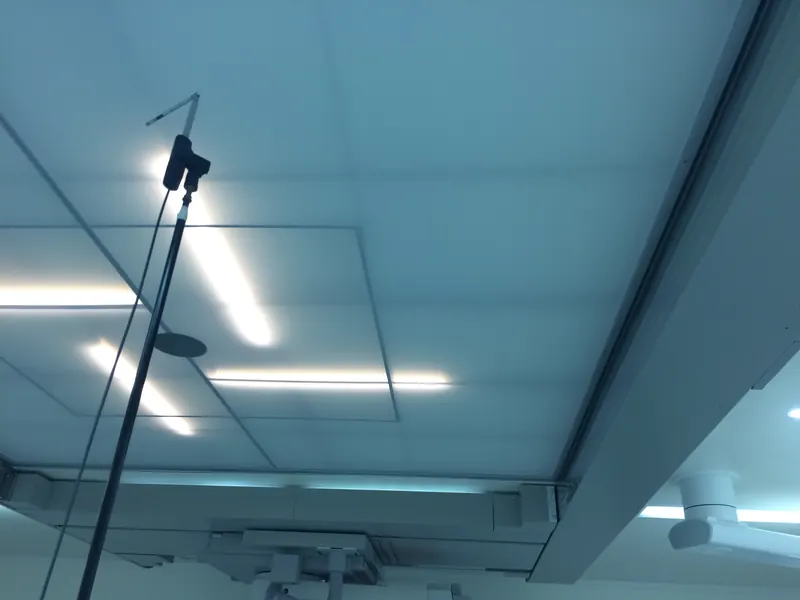 Zuluftdecke mit endständigen Filtern in einem reinen Bereich